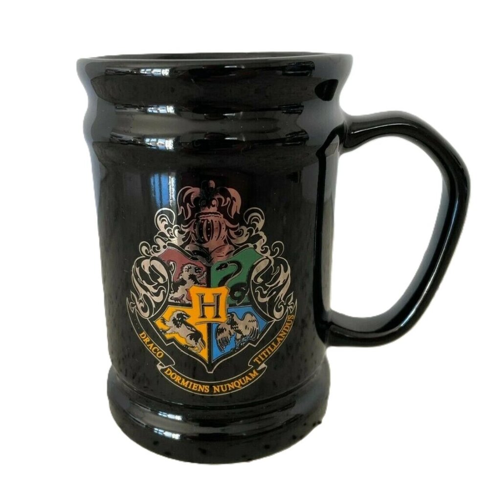 HARRY POTTER Hogwarts Crest Coffee Tea Cup Mug Disney Universal Studios 15 oz